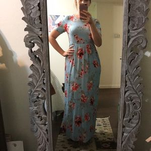 NWOT Floral Maxi Dress